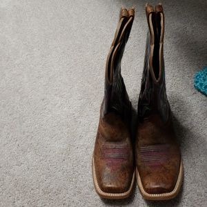 Ariat cowgirl boots